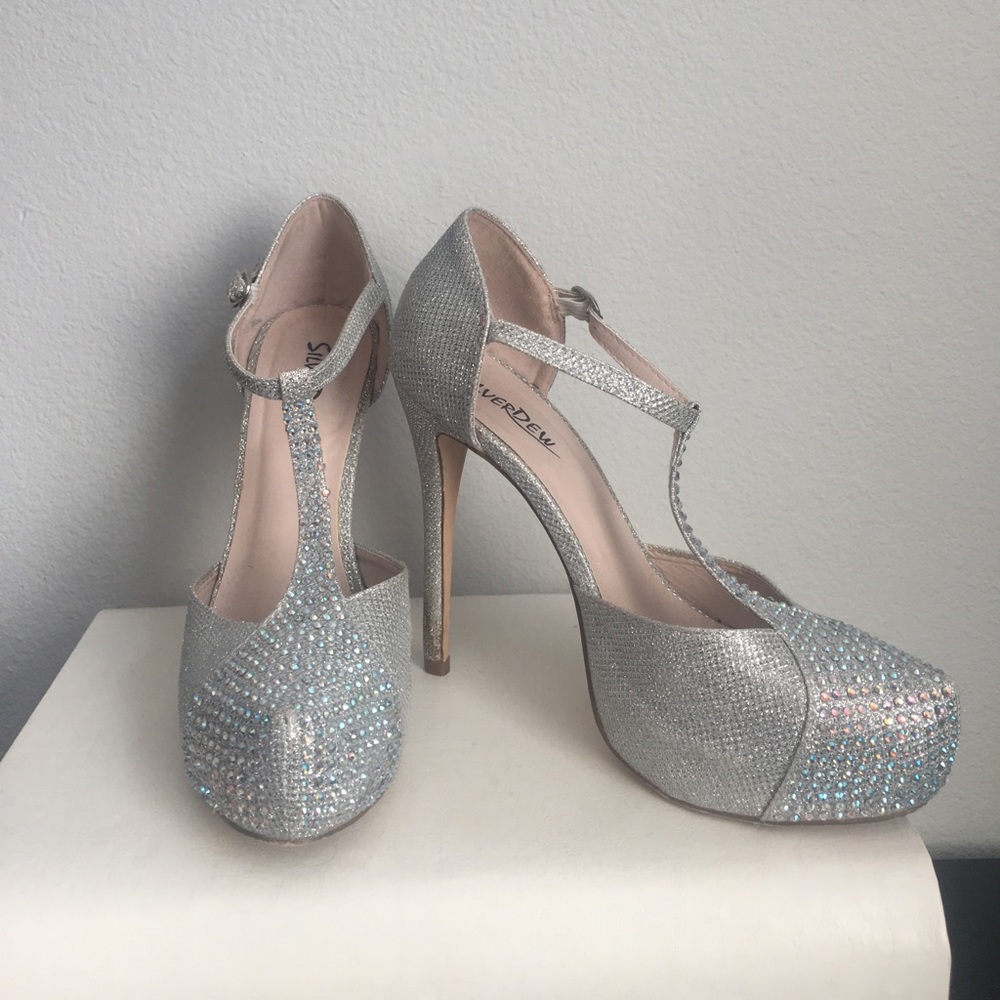 Silver dressy Mary Jane’s